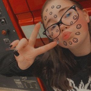 Meet your Posher, Rebecca